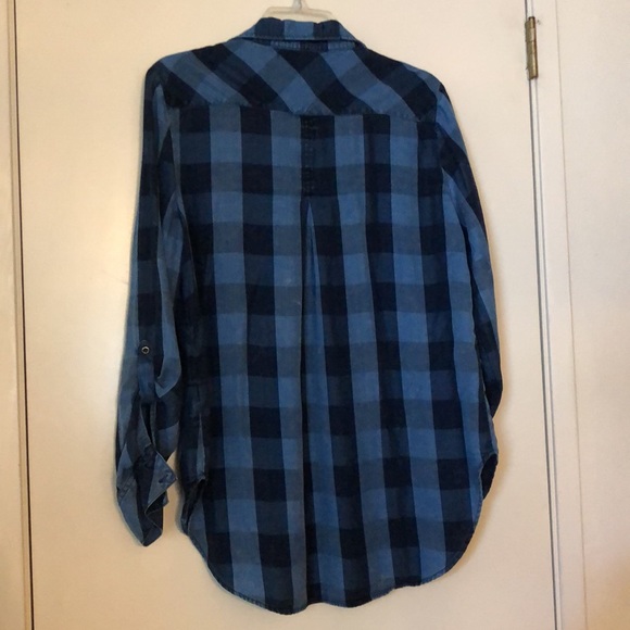 Women’s plaid button down shirt blues slightly distressed fabric modern look L - Picture 5 of 5